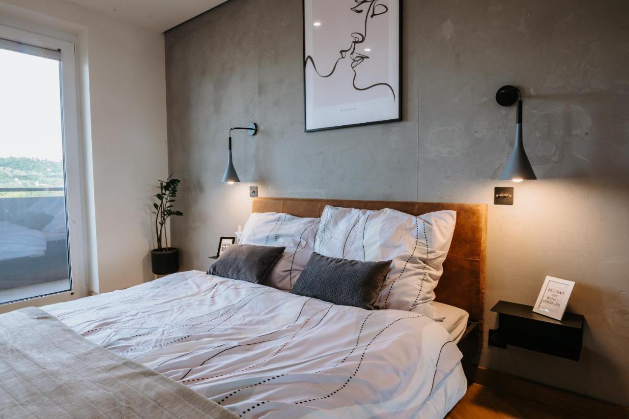 Minimalist Design Penthouse - Kosice Old Town公寓 外观 照片
